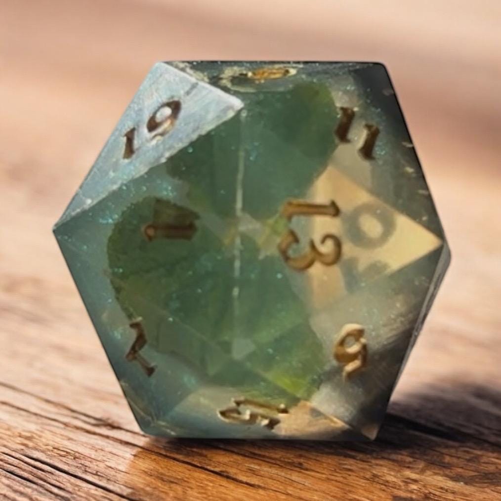 Hidden Luck Authentic Four-Leaf Clover Nature Druid 7 Piece Dice Set DND